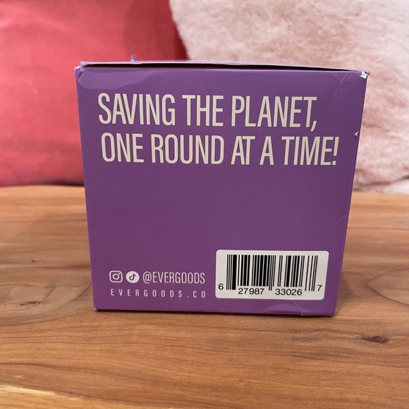 New in Box EVERGOODS 16 Reusable Bamboo Makeup Remover Rounds in Bamboo Holder - Picture 14 of 14